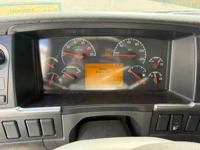 Leasing Volvo FH12-420 / CRANE AMCO VEBA V8204S / REMOTE / XENON / AIRCO / ANALOGE TACHO / MANUAL / EURO-3 / 2003 Volvo FH12-420 / CRANE AMCO VEBA V8204S / REMOTE / XENON / AIRCO / ANALOGE TACHO / MANUAL / EURO-3 / 2003: obrázok 19 Leasing Volvo FH12-420 / CRANE AMCO VEBA V8204S / REMOTE / XENON / AIRCO / ANALOGE TACHO / MANUAL / EURO-3 / 2003 Volvo FH12-420 / CRANE AMCO VEBA V8204S / REMOTE / XENON / AIRCO / ANALOGE TACHO / MANUAL / EURO-3 / 2003: obrázok 19