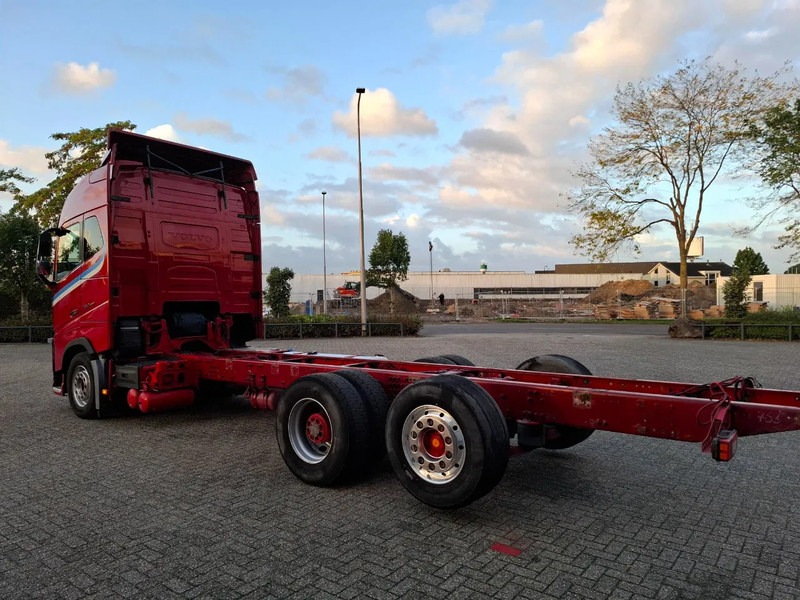 Volvo FH16-750 / BIG AXLE / VEB+ / ONLY:679711 KM / DYNAMIC STEERING / NAVI / LWDS / FULL-AIR / AUTOMATIC / EURO-6 / 2018 - Podvozek s kabinou: obrázok 3 Volvo FH16-750 / BIG AXLE / VEB+ / ONLY:679711 KM / DYNAMIC STEERING / NAVI / LWDS / FULL-AIR / AUTOMATIC / EURO-6 / 2018 - Podvozek s kabinou: obrázok 3