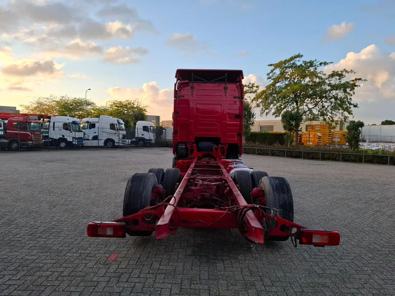 Volvo FH16-750 / BIG AXLE / VEB+ / ONLY:679711 KM / TECHNICAL 70TON / 9TON FRONT AXLE / INLINER / FULL-AIR / AUTOMATIC / EURO-6 / 2018 - Podvozek s kabinou: obrázok 4 Volvo FH16-750 / BIG AXLE / VEB+ / ONLY:679711 KM / TECHNICAL 70TON / 9TON FRONT AXLE / INLINER / FULL-AIR / AUTOMATIC / EURO-6 / 2018 - Podvozek s kabinou: obrázok 4