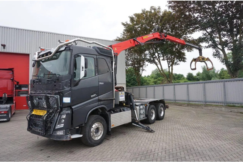 Volvo FH16-750 / ENGINE RUNNING / 6x4 / RETARDER / BIG AXLE / VEB+ / PALFINGER FD250 / EURO-6 / 2016 - Nákladné vozidlo na prepravu dreva, Auto s hydraulickou rukou: obrázok 1 Volvo FH16-750 / ENGINE RUNNING / 6x4 / RETARDER / BIG AXLE / VEB+ / PALFINGER FD250 / EURO-6 / 2016 - Nákladné vozidlo na prepravu dreva, Auto s hydraulickou rukou: obrázok 1