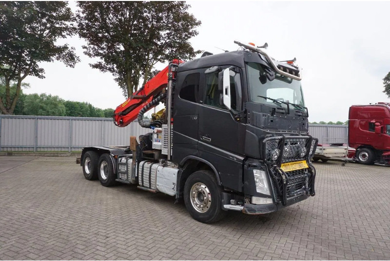 Volvo FH16-750 / ENGINE RUNNING / 6x4 / RETARDER / BIG AXLE / VEB+ / PALFINGER FD250 / EURO-6 / 2016 - Nákladné vozidlo na prepravu dreva, Auto s hydraulickou rukou: obrázok 3 Volvo FH16-750 / ENGINE RUNNING / 6x4 / RETARDER / BIG AXLE / VEB+ / PALFINGER FD250 / EURO-6 / 2016 - Nákladné vozidlo na prepravu dreva, Auto s hydraulickou rukou: obrázok 3