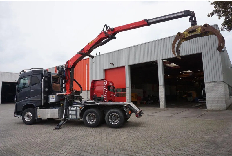 Volvo FH16-750 / ENGINE RUNNING / 6x4 / RETARDER / BIG AXLE / VEB+ / PALFINGER FD250 / EURO-6 / 2016 - Nákladné vozidlo na prepravu dreva, Auto s hydraulickou rukou: obrázok 5 Volvo FH16-750 / ENGINE RUNNING / 6x4 / RETARDER / BIG AXLE / VEB+ / PALFINGER FD250 / EURO-6 / 2016 - Nákladné vozidlo na prepravu dreva, Auto s hydraulickou rukou: obrázok 5