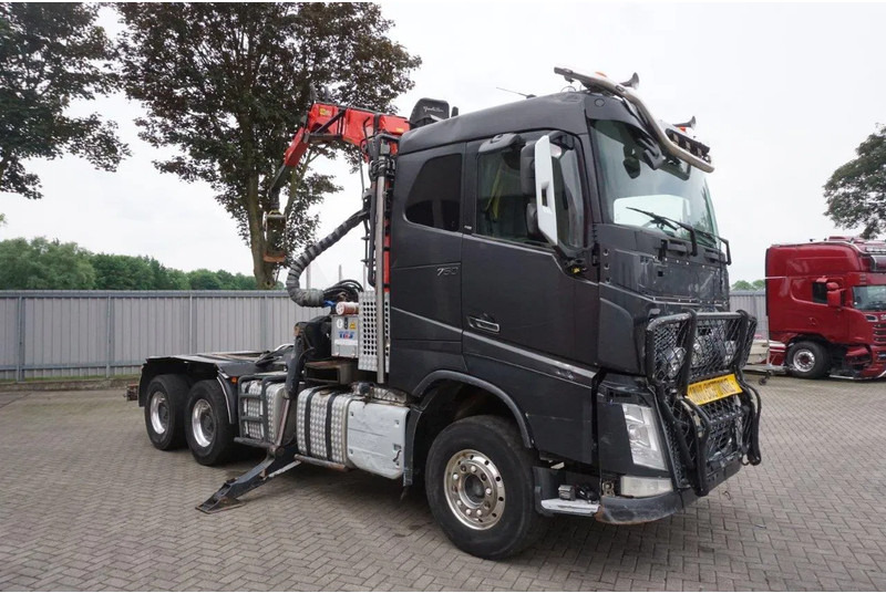 Volvo FH16-750 / ENGINE RUNNING / 6x4 / RETARDER / BIG AXLE / VEB+ / PALFINGER FD250 / EURO-6 / 2016 - Nákladné vozidlo na prepravu dreva, Auto s hydraulickou rukou: obrázok 4 Volvo FH16-750 / ENGINE RUNNING / 6x4 / RETARDER / BIG AXLE / VEB+ / PALFINGER FD250 / EURO-6 / 2016 - Nákladné vozidlo na prepravu dreva, Auto s hydraulickou rukou: obrázok 4