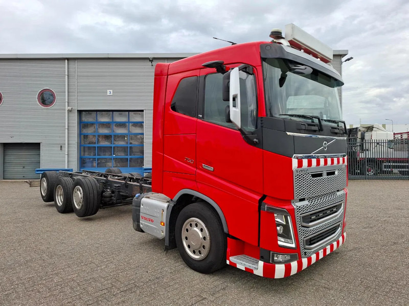 Volvo FH16-750 / VEB+ / ONLY:349761 KM / 9TON FRONT AXLE / INLINER / TECHNICAL 60TON / FULL-AIR / AUTOMATIC / EURO-6 / 2016 - Podvozek s kabinou: obrázok 2 Volvo FH16-750 / VEB+ / ONLY:349761 KM / 9TON FRONT AXLE / INLINER / TECHNICAL 60TON / FULL-AIR / AUTOMATIC / EURO-6 / 2016 - Podvozek s kabinou: obrázok 2