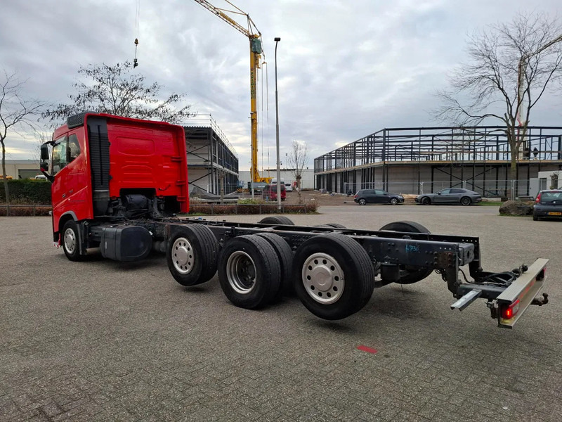 Volvo FH16-750 / VEB+ / ONLY:349761 KM / 9TON FRONT AXLE / INLINER / TECHNICAL 60TON / FULL-AIR / AUTOMATIC / EURO-6 / 2016 - Podvozek s kabinou: obrázok 3 Volvo FH16-750 / VEB+ / ONLY:349761 KM / 9TON FRONT AXLE / INLINER / TECHNICAL 60TON / FULL-AIR / AUTOMATIC / EURO-6 / 2016 - Podvozek s kabinou: obrázok 3