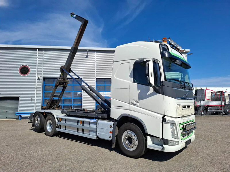 Volvo FH4-500 / VEB+ / HOOK 22 TON / LIFT+LENKACHSE / TUV:02-02-2026 / FULL-AIR / LWDS / NAVI / ALCOA / AUTOMATIC / EURO-6 / 2017 - Hákový nosič kontajnerov: obrázok 3 Volvo FH4-500 / VEB+ / HOOK 22 TON / LIFT+LENKACHSE / TUV:02-02-2026 / FULL-AIR / LWDS / NAVI / ALCOA / AUTOMATIC / EURO-6 / 2017 - Hákový nosič kontajnerov: obrázok 3
