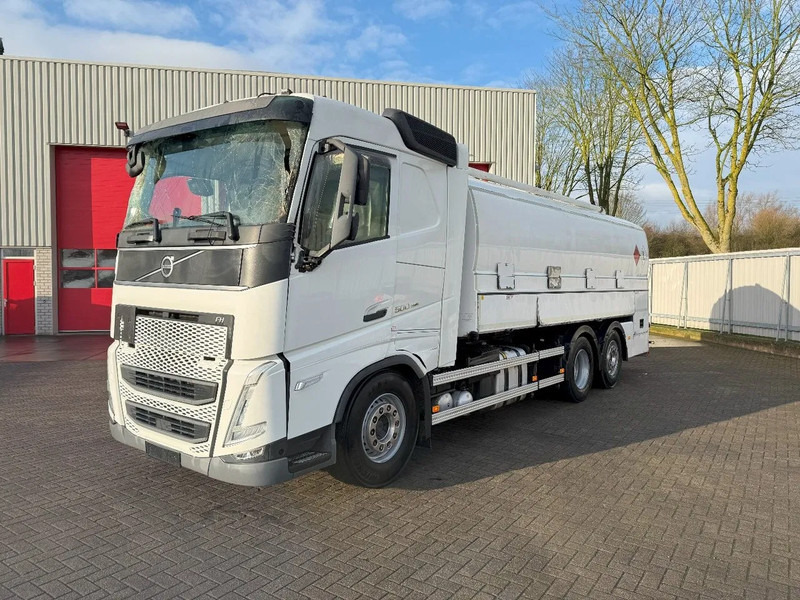 Volvo FH5-500 6X2 / ENGINE RUNNING / LIFT+LENKACHSE / FULL AIR / ADR / EUROTANK / 9-TON FRONT AXLE / I-SAVE / EURO-6 / 2022 - Cisternové vozidlo: obrázok 1 Volvo FH5-500 6X2 / ENGINE RUNNING / LIFT+LENKACHSE / FULL AIR / ADR / EUROTANK / 9-TON FRONT AXLE / I-SAVE / EURO-6 / 2022 - Cisternové vozidlo: obrázok 1