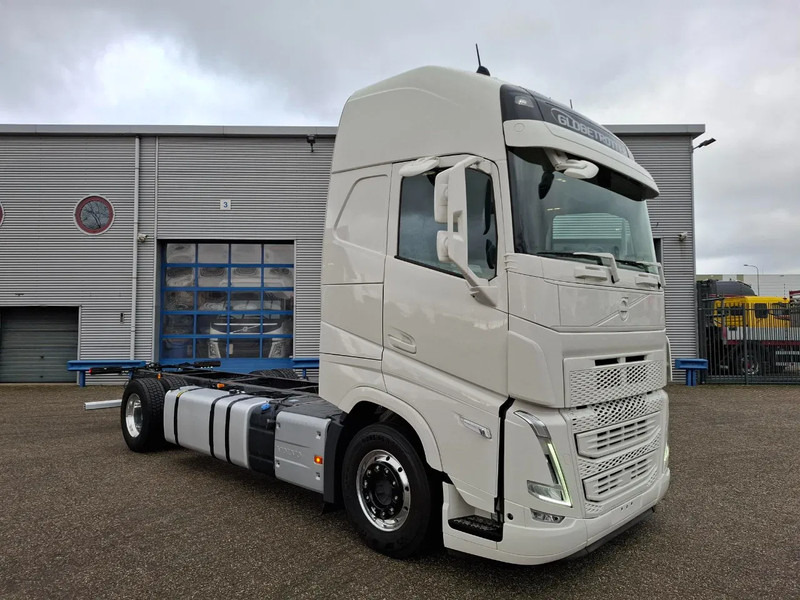 Volvo FH5-500 / XL / VEB+ / I-SAVE / I-PARKCOOL / ONLY:175784 KM / GERMAN TRUCK / FULL-AIR / WB:490 / ALCOA / LEATHER / 2023 - Podvozek s kabinou: obrázok 2 Volvo FH5-500 / XL / VEB+ / I-SAVE / I-PARKCOOL / ONLY:175784 KM / GERMAN TRUCK / FULL-AIR / WB:490 / ALCOA / LEATHER / 2023 - Podvozek s kabinou: obrázok 2