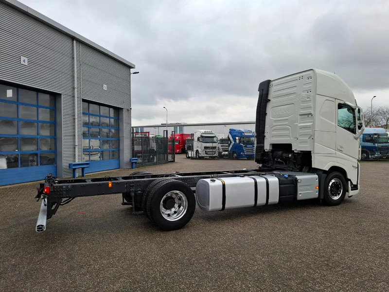 Volvo FH5-500 / XL / VEB+ / I-SAVE / I-PARKCOOL / ONLY:175784 KM / GERMAN TRUCK / FULL-AIR / WB:490 / ALCOA / LEATHER / 2023 - Podvozek s kabinou: obrázok 5 Volvo FH5-500 / XL / VEB+ / I-SAVE / I-PARKCOOL / ONLY:175784 KM / GERMAN TRUCK / FULL-AIR / WB:490 / ALCOA / LEATHER / 2023 - Podvozek s kabinou: obrázok 5