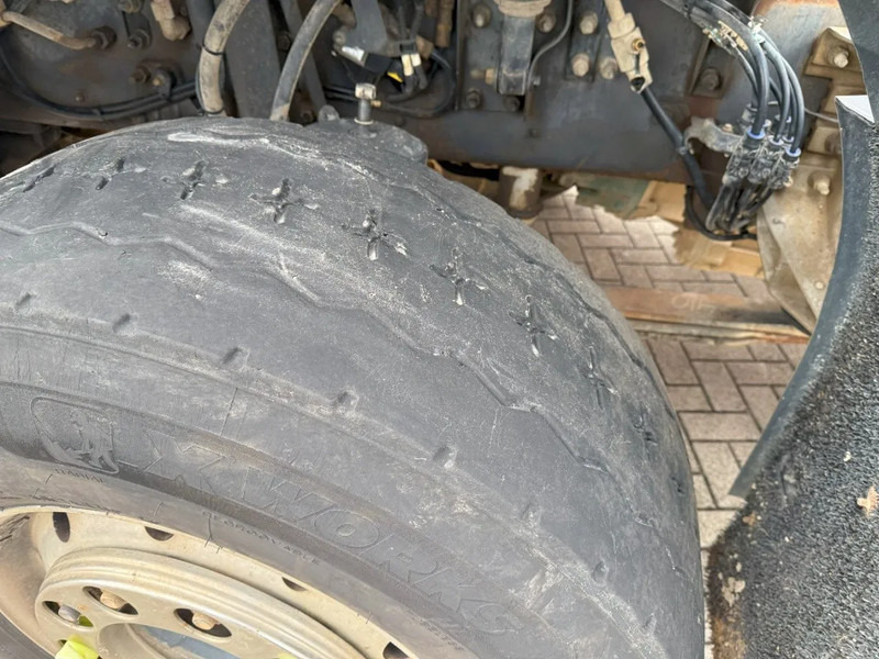 Leasing Volvo FMX 450 / ENGINE RUNNING / 8X4 / VEB / ONLY:260642 KM / PTO / LIFT+LENKACHSE / ALCOA / AUTOMATIC / EURO-6 / 2014 Volvo FMX 450 / ENGINE RUNNING / 8X4 / VEB / ONLY:260642 KM / PTO / LIFT+LENKACHSE / ALCOA / AUTOMATIC / EURO-6 / 2014: obrázok 19 Leasing Volvo FMX 450 / ENGINE RUNNING / 8X4 / VEB / ONLY:260642 KM / PTO / LIFT+LENKACHSE / ALCOA / AUTOMATIC / EURO-6 / 2014 Volvo FMX 450 / ENGINE RUNNING / 8X4 / VEB / ONLY:260642 KM / PTO / LIFT+LENKACHSE / ALCOA / AUTOMATIC / EURO-6 / 2014: obrázok 19