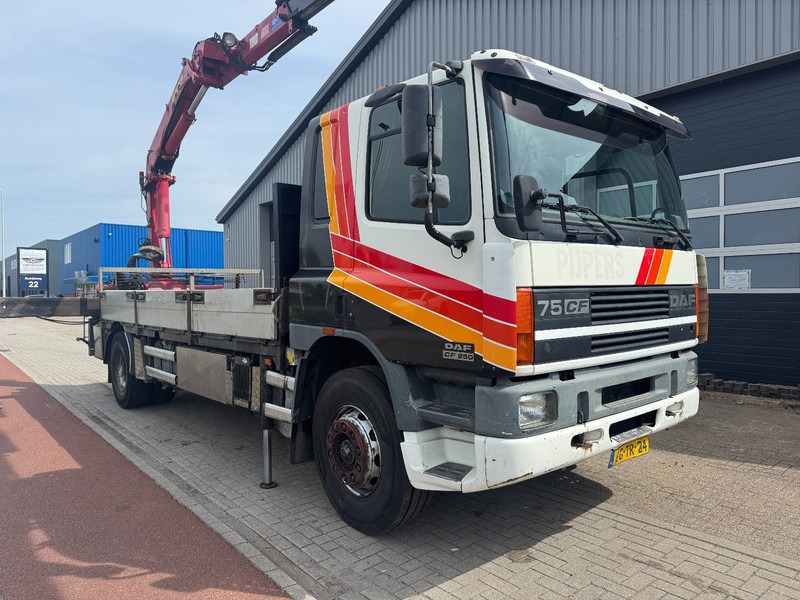 DAF CF75-250, HMF 1583 K4 + 1, Remote Control - Auto s hydraulickou rukou: obrázok 4 DAF CF75-250, HMF 1583 K4 + 1, Remote Control - Auto s hydraulickou rukou: obrázok 4