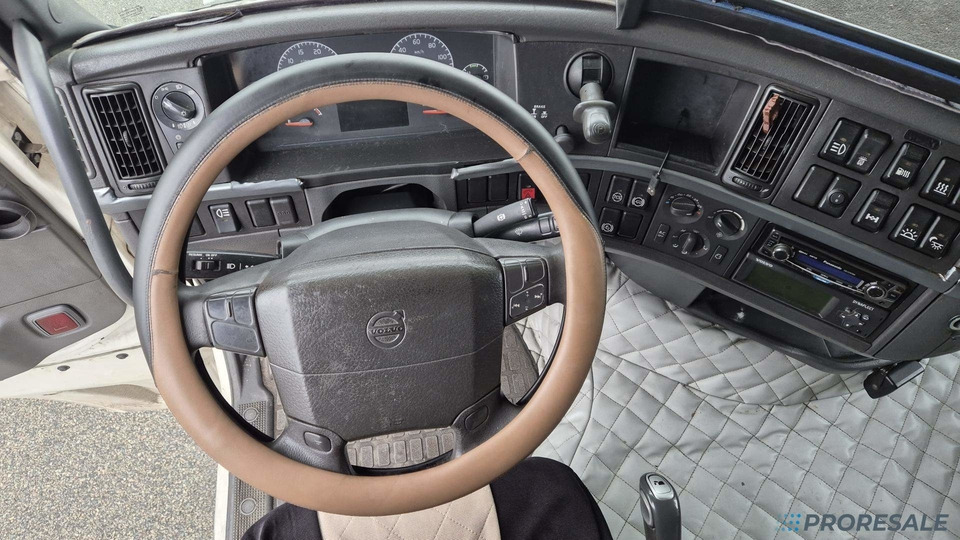VOLVO FH 13.440 42T EURO 5 - Ťahač: obrázok 4 VOLVO FH 13.440 42T EURO 5 - Ťahač: obrázok 4