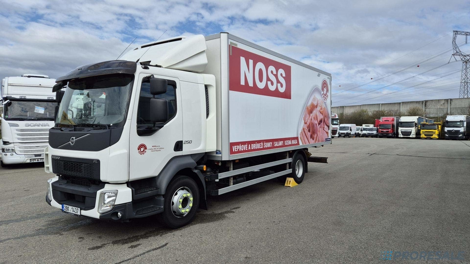 VOLVO FL 250 BB EURO 6 - mrazírna + CARRIER XARIOS 600 EL MAXI - Chladirenské nákladné vozidlo: obrázok 2 VOLVO FL 250 BB EURO 6 - mrazírna + CARRIER XARIOS 600 EL MAXI - Chladirenské nákladné vozidlo: obrázok 2