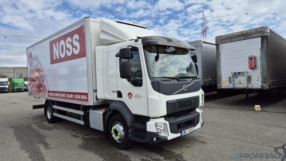 VOLVO FL 250 BB EURO 6 - mrazírna + CARRIER XARIOS 600 EL MAXI - Chladirenské nákladné vozidlo: obrázok 1 VOLVO FL 250 BB EURO 6 - mrazírna + CARRIER XARIOS 600 EL MAXI - Chladirenské nákladné vozidlo: obrázok 1