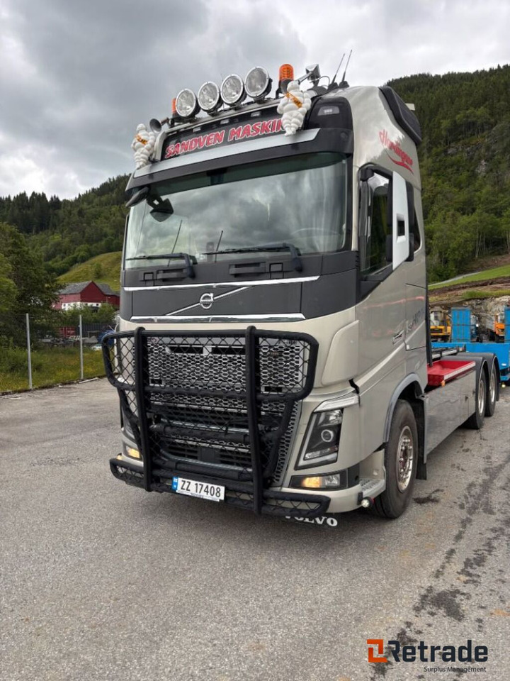 Lastebil VOLVO FH 16 750 - Hákový nosič kontajnerov: obrázok 1 Lastebil VOLVO FH 16 750 - Hákový nosič kontajnerov: obrázok 1