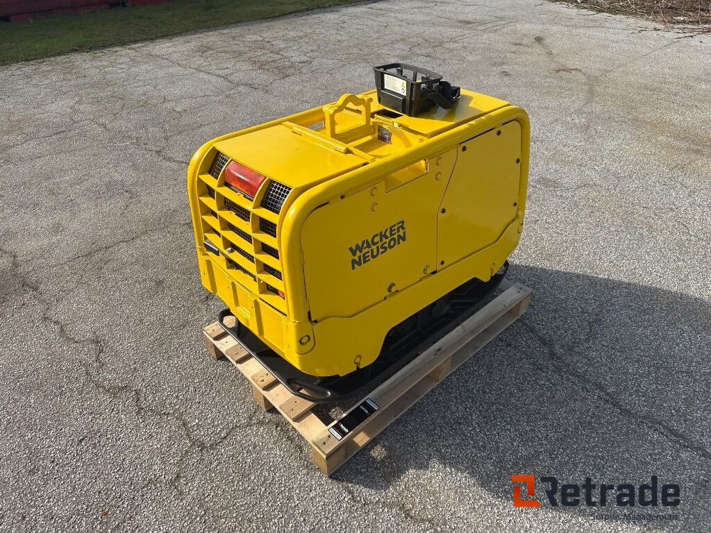 Pladevibrator Wacker Neuson Dpu80 R Remote - Stavebné zariadenia: obrázok 1 Pladevibrator Wacker Neuson Dpu80 R Remote - Stavebné zariadenia: obrázok 1