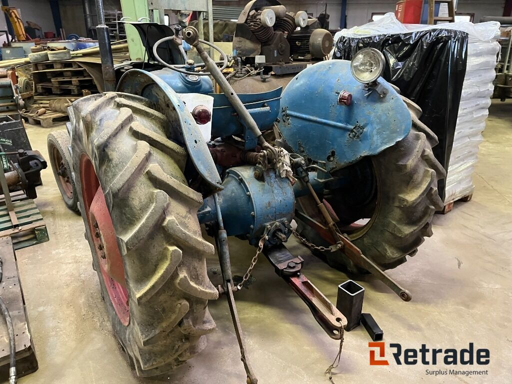 Poľnohospodárske stroje Traktor Ford Dextra Traktor: obrázok 6 Poľnohospodárske stroje Traktor Ford Dextra Traktor: obrázok 6