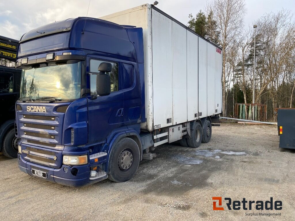 Skåpbil Scania R500LB6X2*4MNB Renoveringsobjekt - Skříňový nákladní auto: obrázok 1 Skåpbil Scania R500LB6X2*4MNB Renoveringsobjekt - Skříňový nákladní auto: obrázok 1