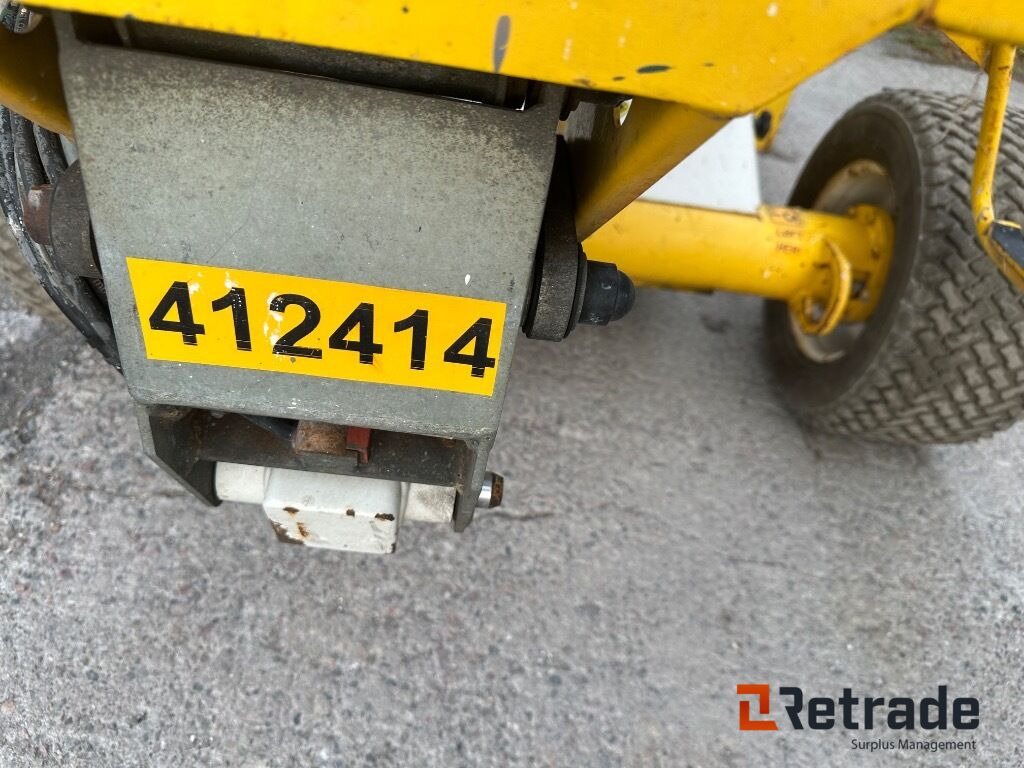 Lift Nifty lift Hr12 bom lift - Stavebné stroje: obrázok 2 Lift Nifty lift Hr12 bom lift - Stavebné stroje: obrázok 2