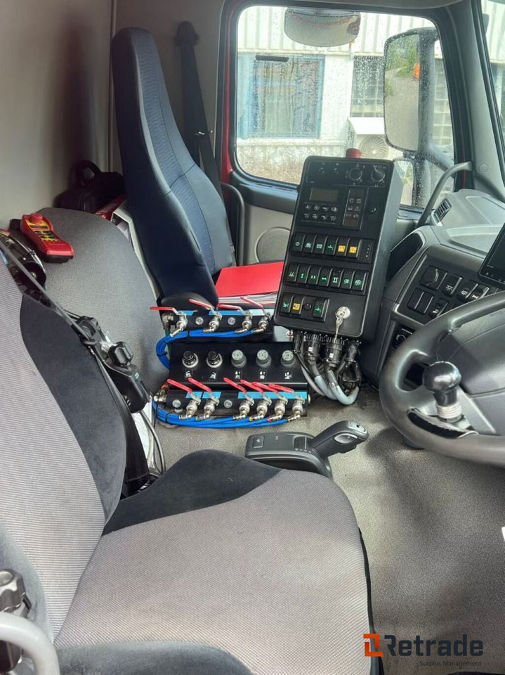 Volvo FE 300 Feiebil / Kombibil med Tipp og Brøyteoppsett - Zametacie vozidlo: obrázok 5 Volvo FE 300 Feiebil / Kombibil med Tipp og Brøyteoppsett - Zametacie vozidlo: obrázok 5