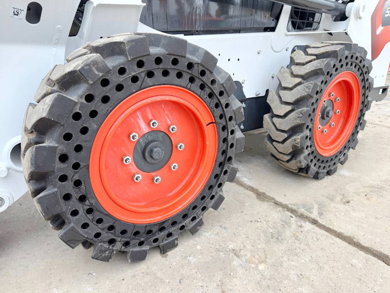Šmykom riadený nakladač Bobcat S510 - New / Unused / Closed Cabine / AC: obrázok 13