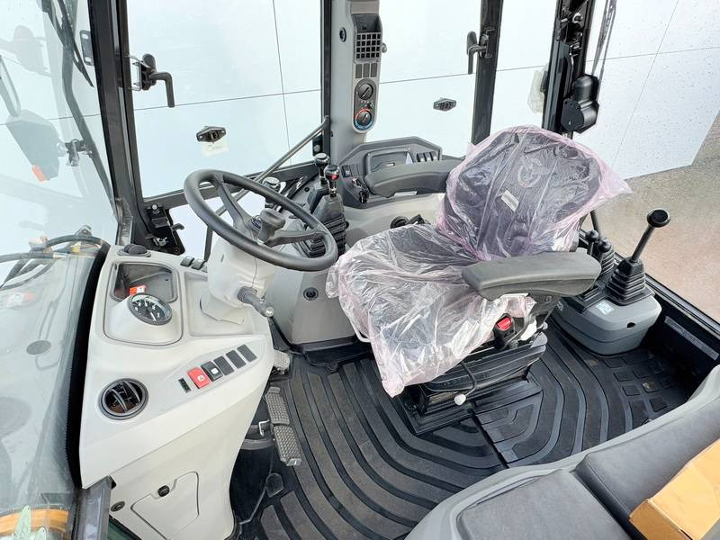 Case 570SV 4WD - 4/1 Bucket / Telescopic Boom / AC - Rýpadlo-nakladač: obrázok 5 Case 570SV 4WD - 4/1 Bucket / Telescopic Boom / AC - Rýpadlo-nakladač: obrázok 5
