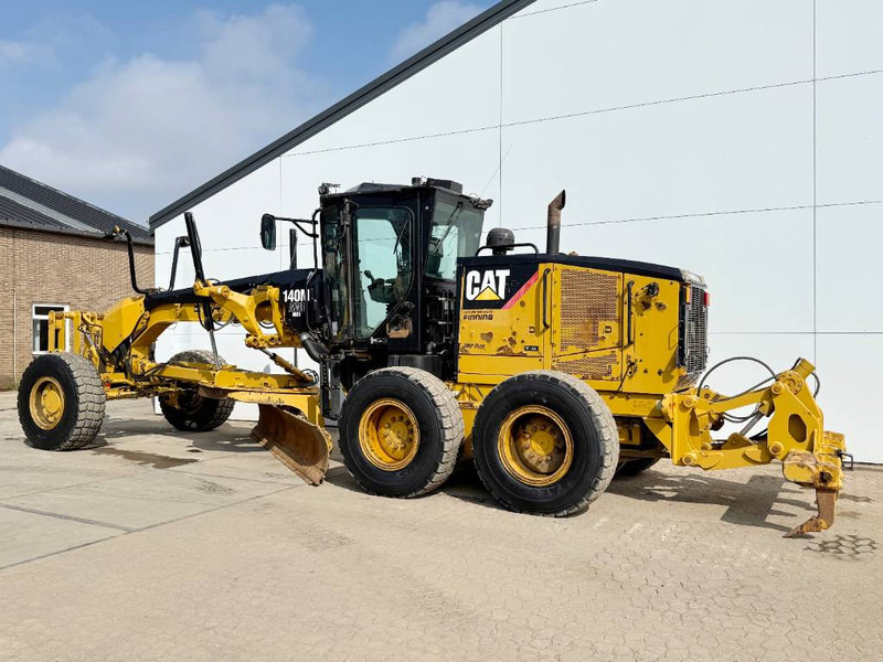 Cat 140M AWD 6x6 VHP Plus - Snowblade/ Ripper - Zrovnávač: obrázok 2 Cat 140M AWD 6x6 VHP Plus - Snowblade/ Ripper - Zrovnávač: obrázok 2
