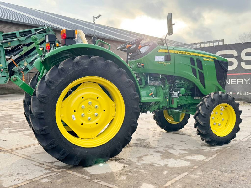 John Deere 3036EN 4WD - New / Unused / 2024 / 36hp - Traktor: obrázok 4 John Deere 3036EN 4WD - New / Unused / 2024 / 36hp - Traktor: obrázok 4