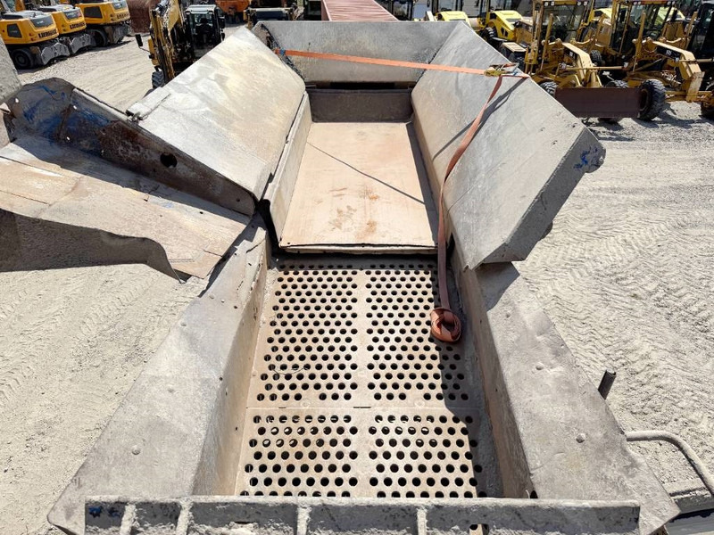 Mobilný drvič Kleemann MR130Z EVO 2 K077 Impact Crusher - Extra Conveyor: obrázok 15 Mobilný drvič Kleemann MR130Z EVO 2 K077 Impact Crusher - Extra Conveyor: obrázok 15