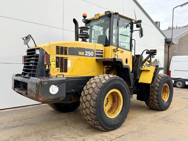 Komatsu WA250-5 - Dutch Machine / 3rd Function / Auto Lube - Kolesový nakladač: obrázok 5 Komatsu WA250-5 - Dutch Machine / 3rd Function / Auto Lube - Kolesový nakladač: obrázok 5