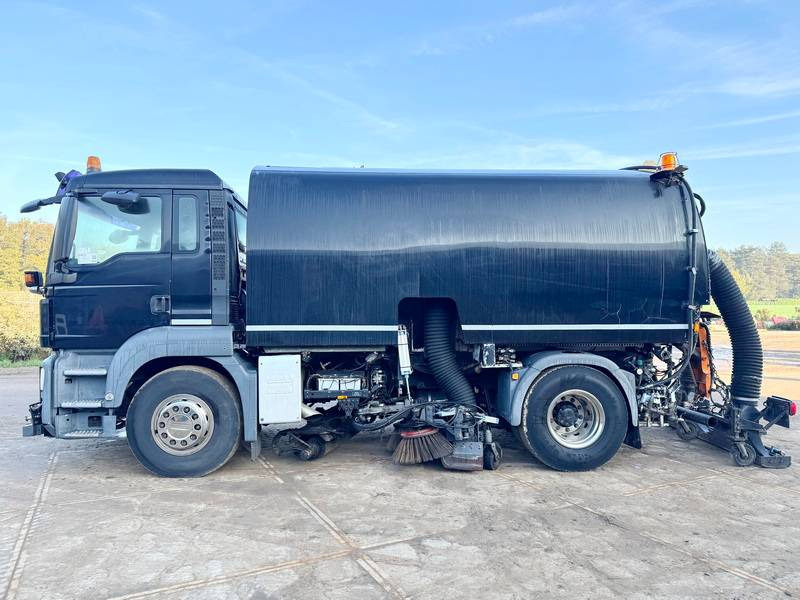 MAN MAN TGS18.320 - Dutch Sweeper Truck / Kehrwagen - Zametacie vozidlo: obrázok 2 MAN MAN TGS18.320 - Dutch Sweeper Truck / Kehrwagen - Zametacie vozidlo: obrázok 2