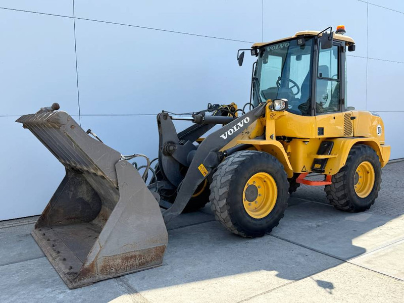 Volvo L30G - German Machine / 3rd Function - Kolesový nakladač: obrázok 2 Volvo L30G - German Machine / 3rd Function - Kolesový nakladač: obrázok 2