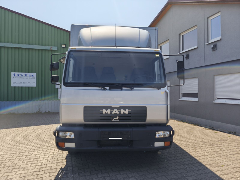 MAN LE 10.220 - Skříňový nákladní auto: obrázok 3 MAN LE 10.220 - Skříňový nákladní auto: obrázok 3