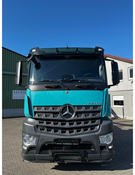 Mercedes-Benz Arocs 2653 - Nákladné vozidlo na prepravu dreva: obrázok 2 Mercedes-Benz Arocs 2653 - Nákladné vozidlo na prepravu dreva: obrázok 2