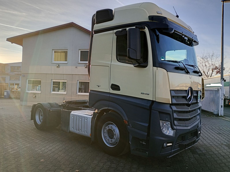Mercedes-Benz Actros 1845 - Ťahač: obrázok 2 Mercedes-Benz Actros 1845 - Ťahač: obrázok 2