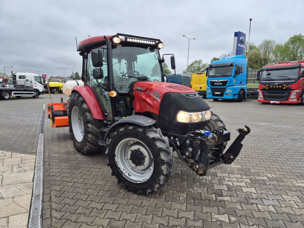Case IH Farmall 75 / 2022 / Only 1853 MTH / Sweeper + Plow Extra / 1 OWN - Traktor: obrázok 1 Case IH Farmall 75 / 2022 / Only 1853 MTH / Sweeper + Plow Extra / 1 OWN - Traktor: obrázok 1