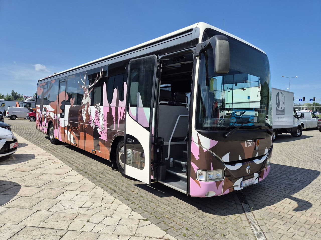 Irisbus 330 KM / Automat / 24 + 1 Seats / Like Camper / SO LAR Panels - Prímestský autobus: obrázok 4 Irisbus 330 KM / Automat / 24 + 1 Seats / Like Camper / SO LAR Panels - Prímestský autobus: obrázok 4