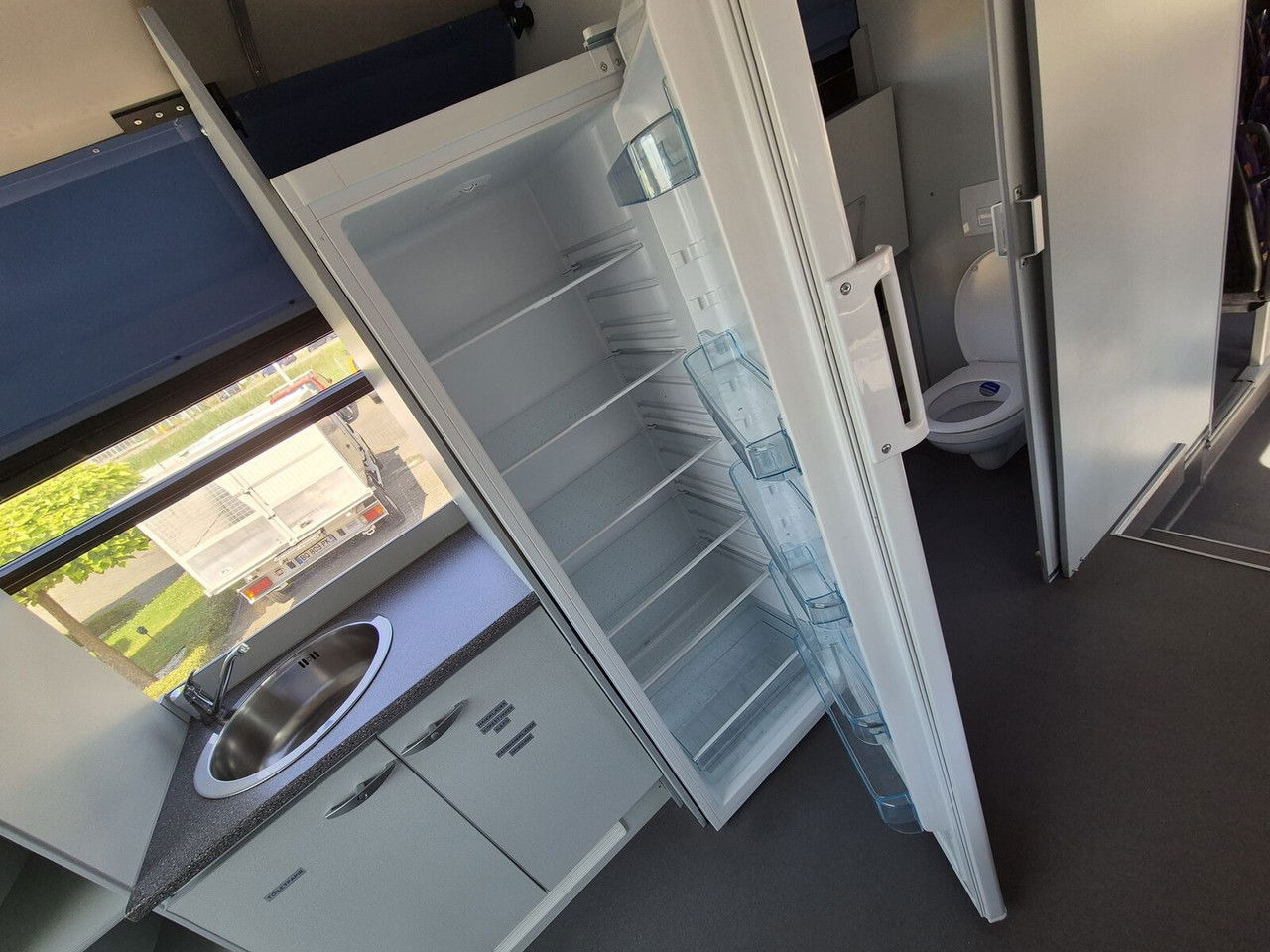 Leasing  Irisbus Iveco 330 KM / Like Camper / Solar Panels Irisbus Iveco 330 KM / Like Camper / Solar Panels: obrázok 17