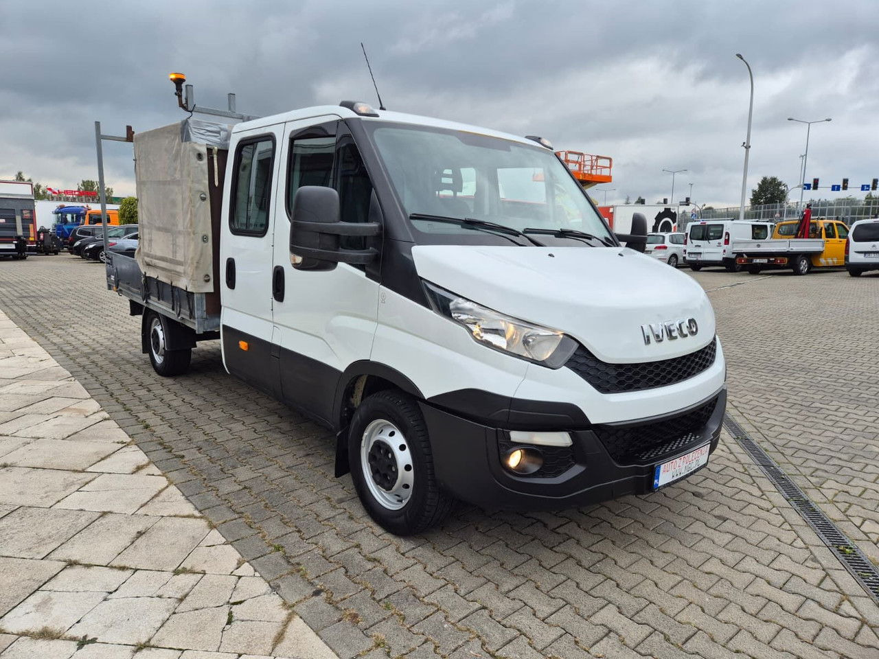 Iveco Daily 35 35S15 / Doka / 1 Owner / LOW KM / 7 Seats - Dodávka valník: obrázok 4 Iveco Daily 35 35S15 / Doka / 1 Owner / LOW KM / 7 Seats - Dodávka valník: obrázok 4