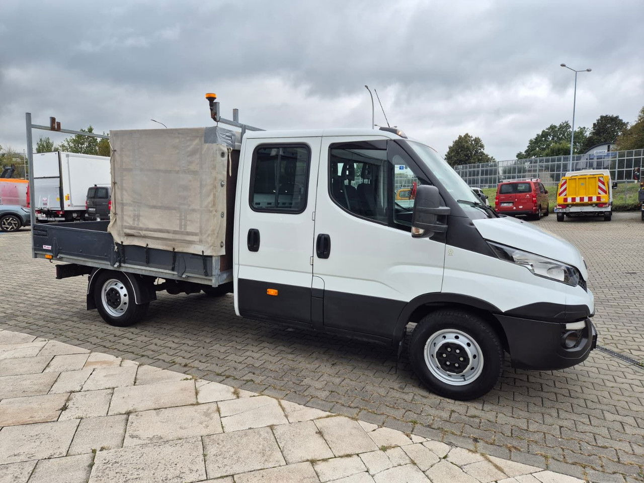 Iveco Daily 35 35S15 / Doka / 1 Owner / LOW KM / 7 Seats - Dodávka valník: obrázok 5 Iveco Daily 35 35S15 / Doka / 1 Owner / LOW KM / 7 Seats - Dodávka valník: obrázok 5