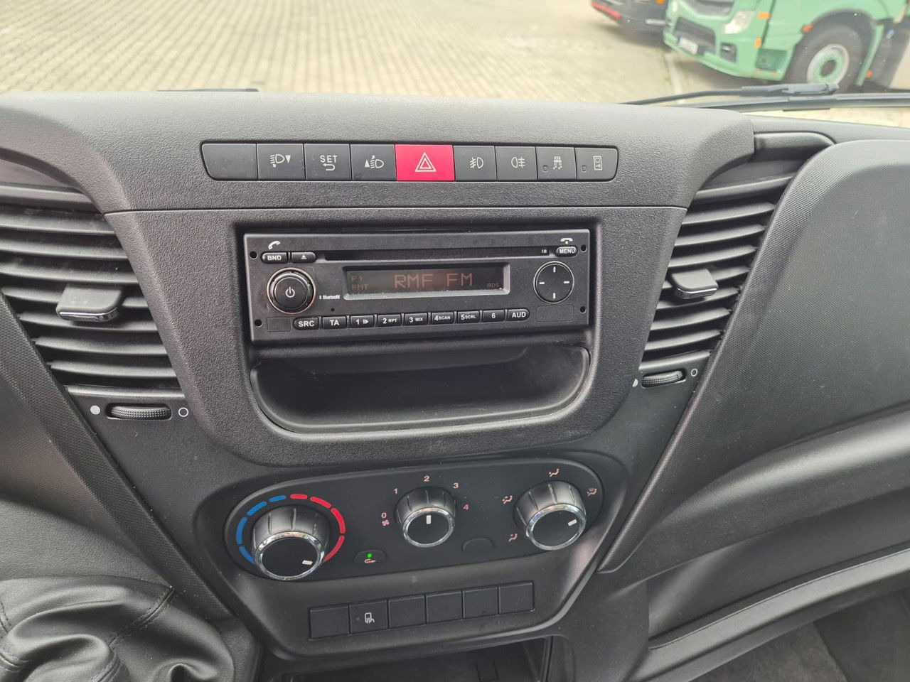 Leasing  Iveco Daily 35 35S15 / Doka / 1 Owner / LOW KM / 7 Seats Iveco Daily 35 35S15 / Doka / 1 Owner / LOW KM / 7 Seats: obrázok 20