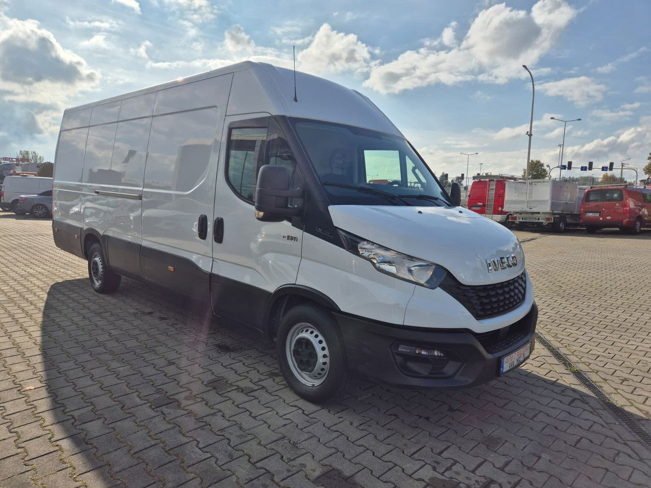 Iveco Daily 35S14 L4H3 / 1 Owner / Works Great - Furgon: obrázok 4 Iveco Daily 35S14 L4H3 / 1 Owner / Works Great - Furgon: obrázok 4