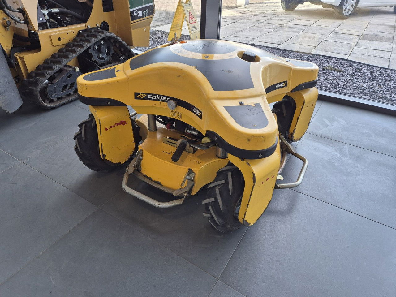 MINI Mini Spider II / 4X4 / NEW Service / Works Great - Záhradná kosačka: obrázok 3 MINI Mini Spider II / 4X4 / NEW Service / Works Great - Záhradná kosačka: obrázok 3