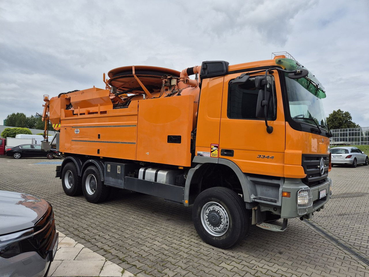 Mercedes-Benz Actros 3344 /6X6 / Wiedemann / Works Great / NO Rust / capt8m3+ - Fekálne vozidlo: obrázok 5 Mercedes-Benz Actros 3344 /6X6 / Wiedemann / Works Great / NO Rust / capt8m3+ - Fekálne vozidlo: obrázok 5