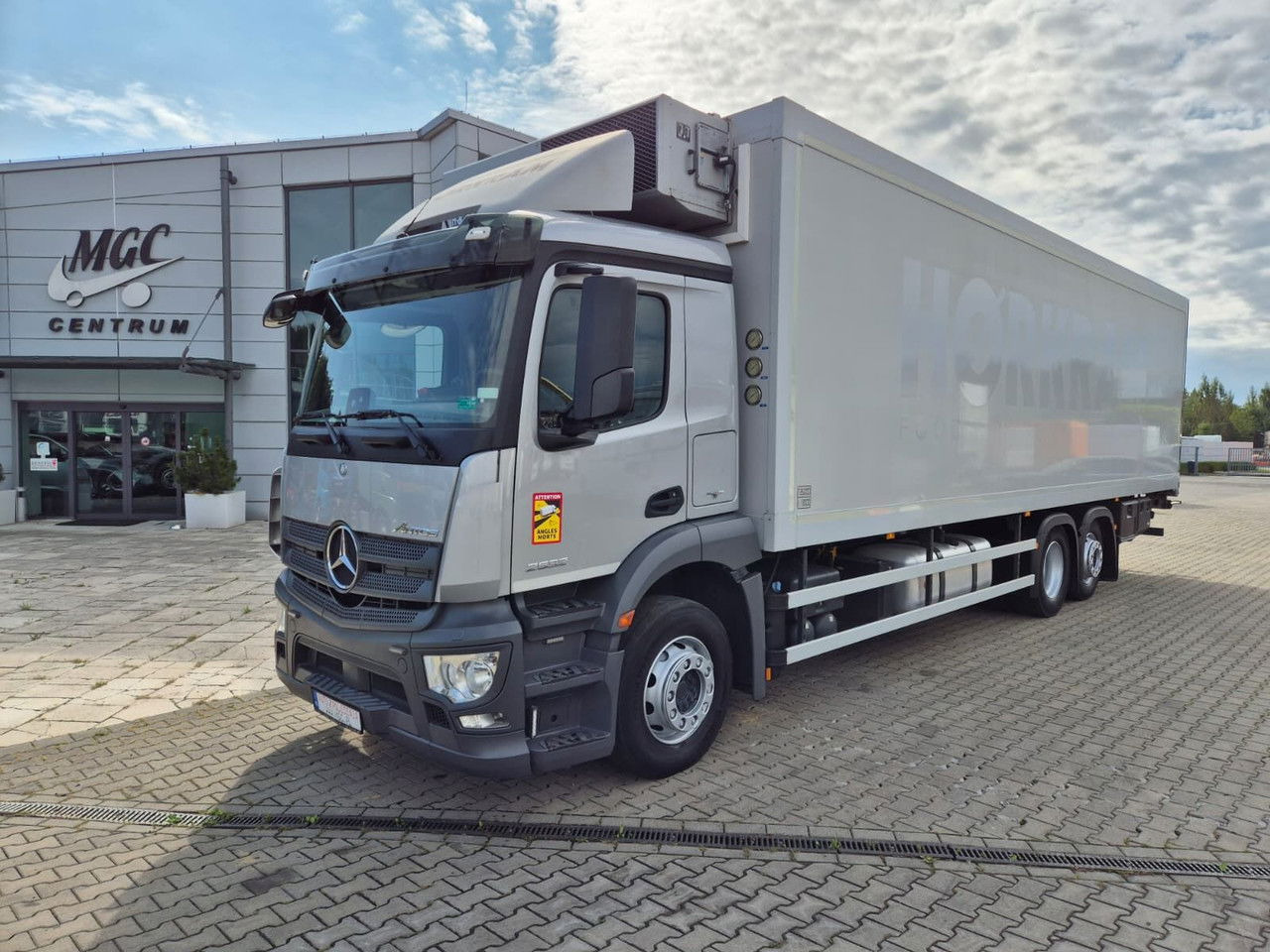 Mercedes-Benz Antos 2532 L - Chladirenské nákladné vozidlo: obrázok 2 Mercedes-Benz Antos 2532 L - Chladirenské nákladné vozidlo: obrázok 2