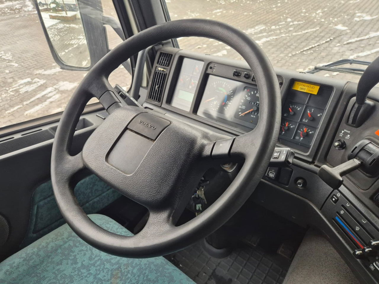 Leasing VOLVO FM 7 5 Horses / 3 People Live Cabin / 1 Owner / Serviced VOLVO FM 7 5 Horses / 3 People Live Cabin / 1 Owner / Serviced: obrázok 27