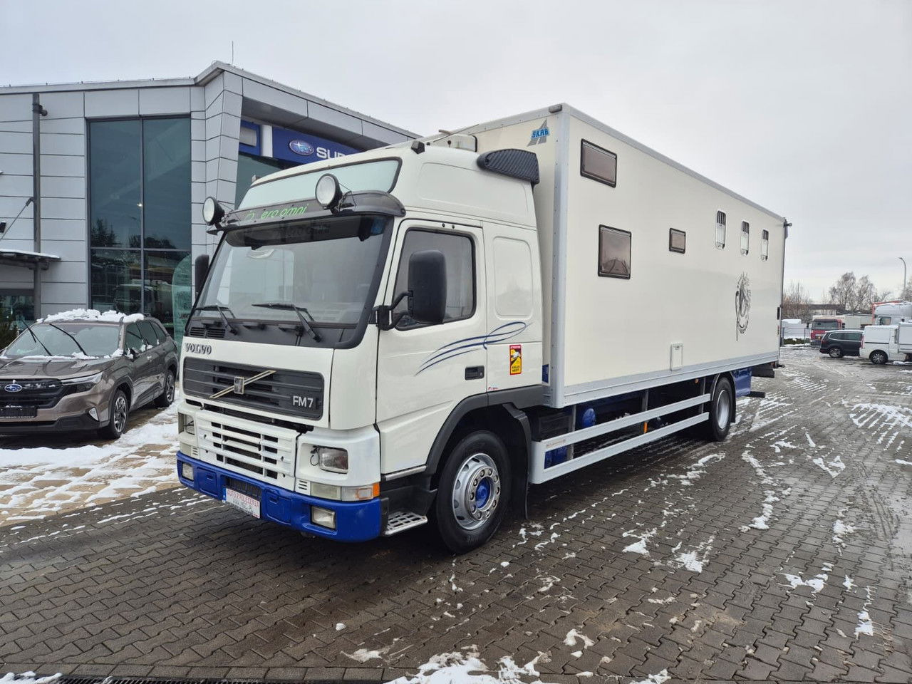 VOLVO FM 7 5 Horses / 3 People Live Cabin / 1 Owner / Serviced - Nákladné auto na prepravu koní: obrázok 1 VOLVO FM 7 5 Horses / 3 People Live Cabin / 1 Owner / Serviced - Nákladné auto na prepravu koní: obrázok 1