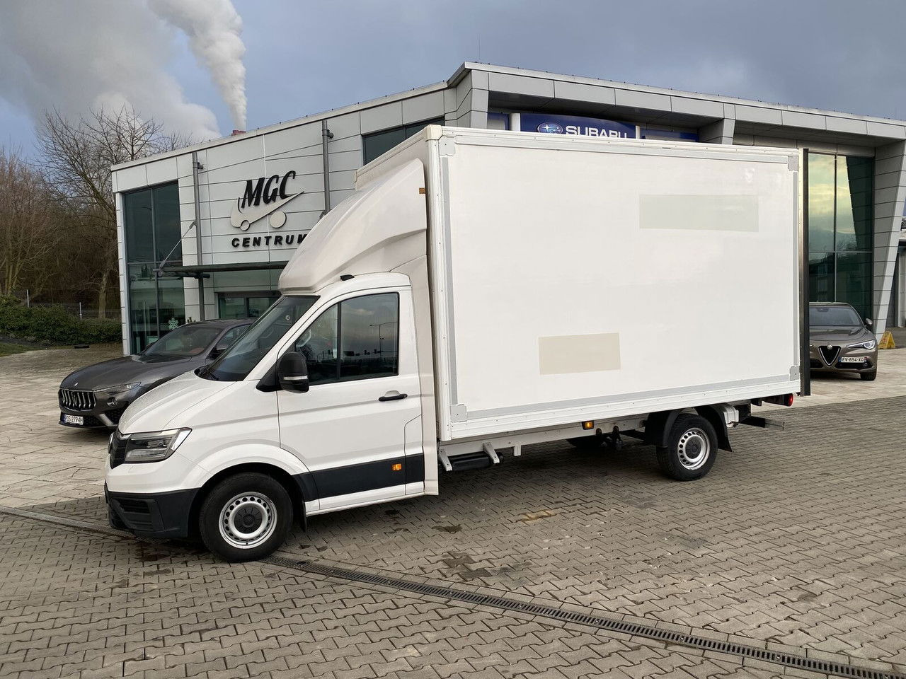 Volkswagen Crafter 2.0 TDI 177HP / High Container / Lift 750KG / Super Cond - Dodávka skriňová nadstavba: obrázok 2 Volkswagen Crafter 2.0 TDI 177HP / High Container / Lift 750KG / Super Cond - Dodávka skriňová nadstavba: obrázok 2
