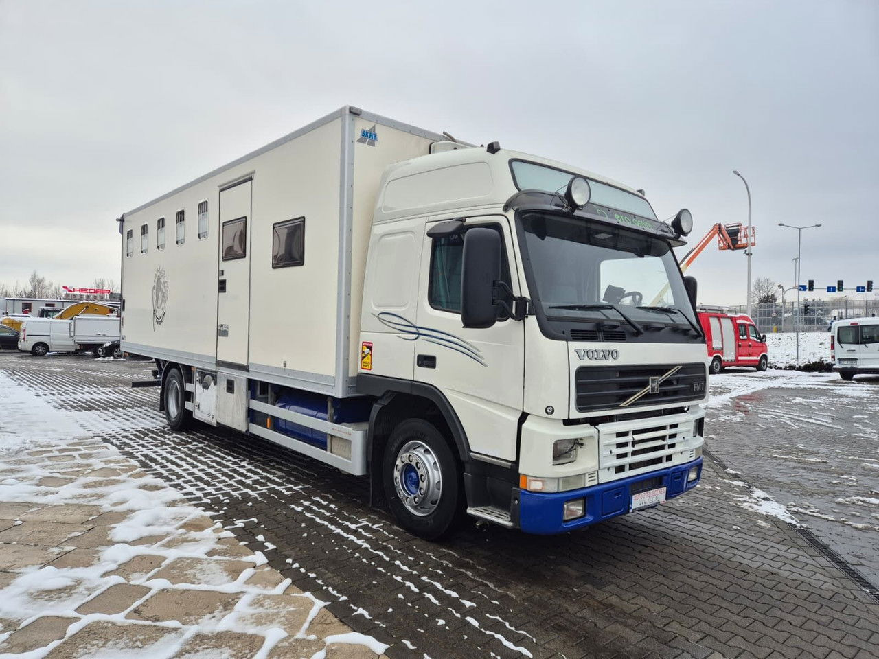 Volvo FM 7 5 Horses / Live Cabin / 1 Owner / Serviced - Nákladné auto na prepravu koní: obrázok 4 Volvo FM 7 5 Horses / Live Cabin / 1 Owner / Serviced - Nákladné auto na prepravu koní: obrázok 4