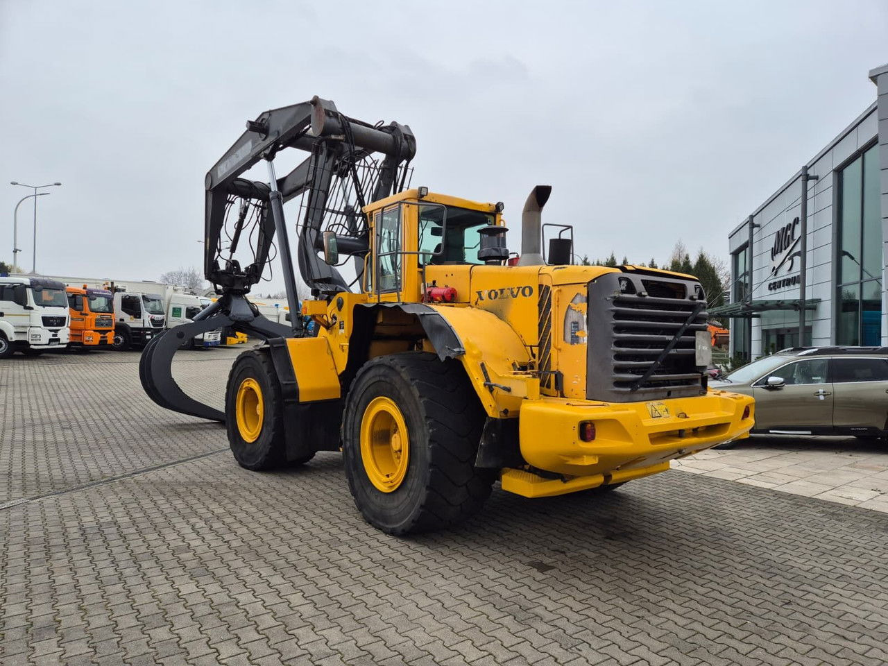 Kolesový nakladač Volvo L180 E: obrázok 10